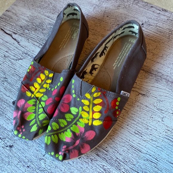 Toms Shoes - Tom’s painted shoes